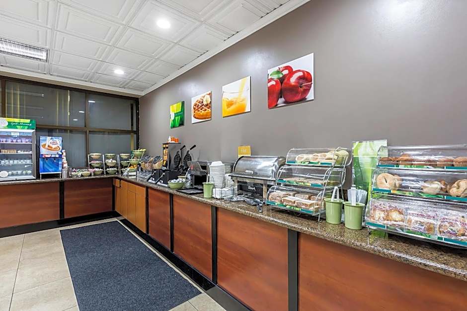 Quality Inn & Suites Los Angeles Airport - Stadium District