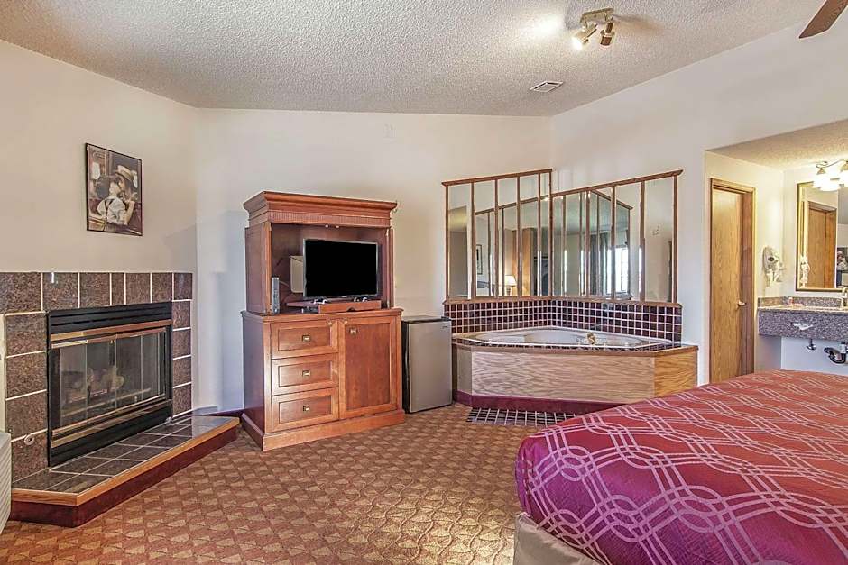 Econo Lodge Inn & Suites Madras