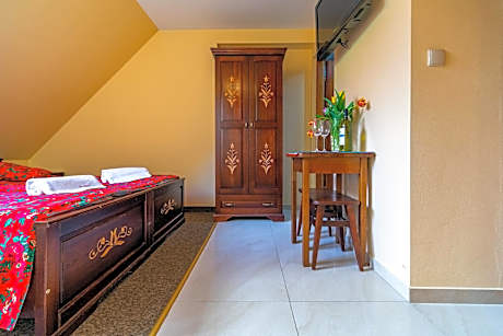 Deluxe Studio