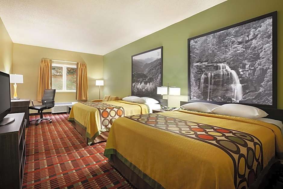 Photo 1 of 1 of 2 Queen Beds, Mobility Accessible