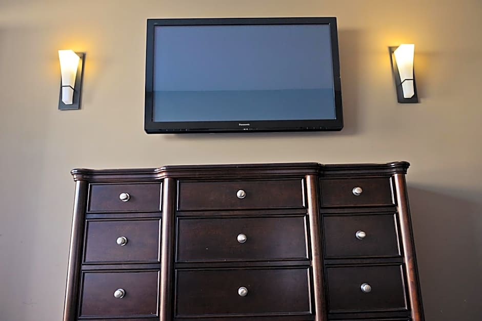 121 Steakhouse & Motel