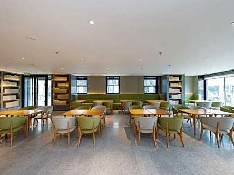 Ji Hotel(Wanda Plaza, Ulan Hot)