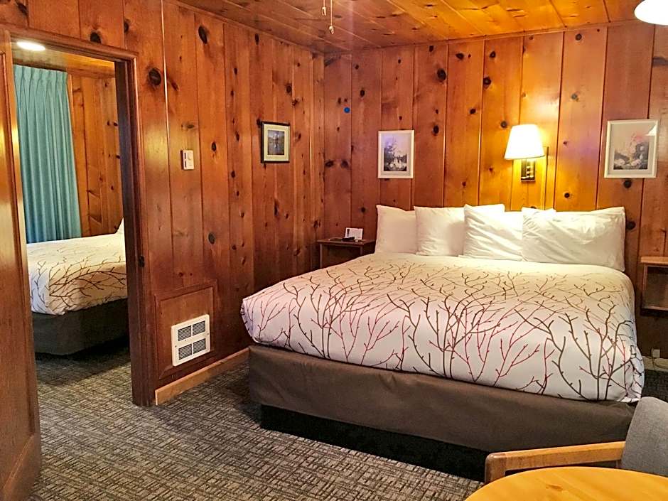 Park Motel and Cabins