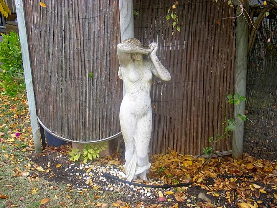 Weeroona Bed And Breakfast