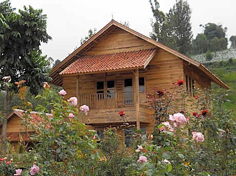 Kebun Mawar Situhapa Hotel