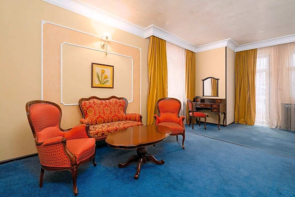Festa Winter Palace Hotel