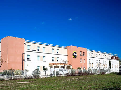 B&B HOTEL Marseille Aéroport Saint-Victoret