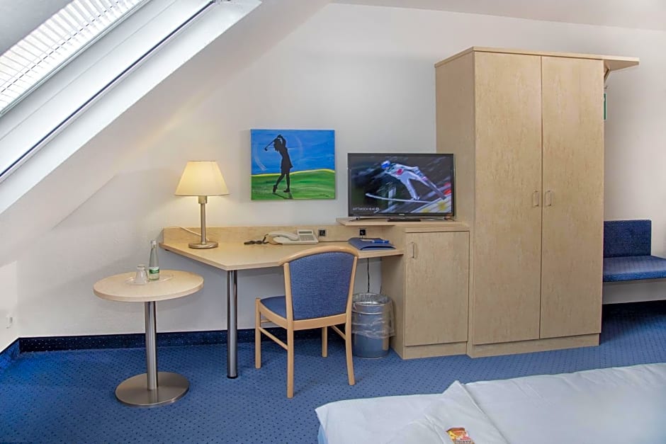 Fairway Hotel