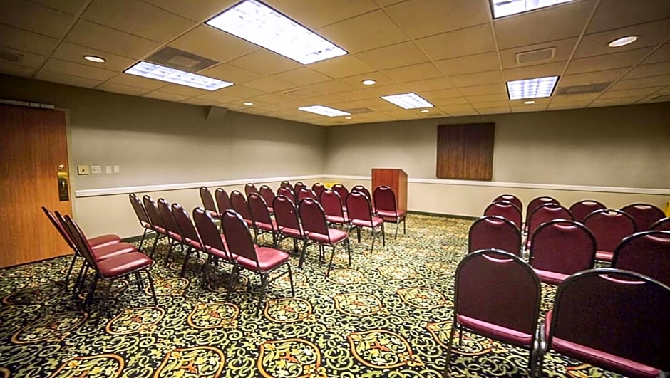 Magnuson Grand & Conference Center Somerset-Bridgewater