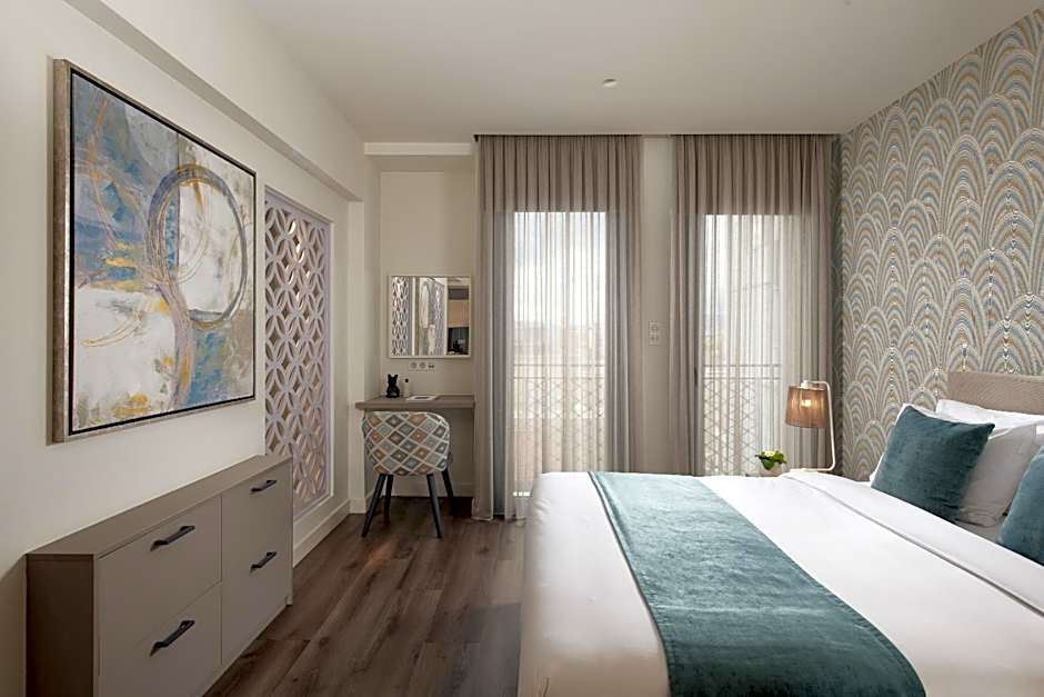 Urban Nest - Suites & Apartments