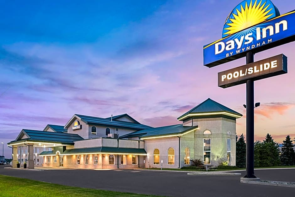 Days Inn & Suites by Wyndham Winkler