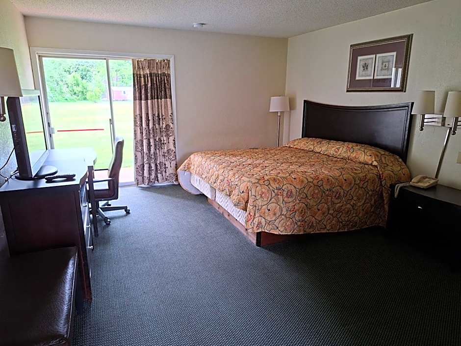 Hometown Inn Staunton VA near Hwy 11