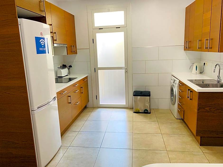 Super Balmes Guest House