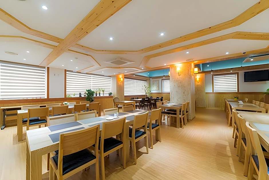 Reborn Suwon Silkroad Hotel