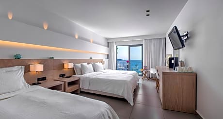 Triple Room with Sea View - Ground Floor