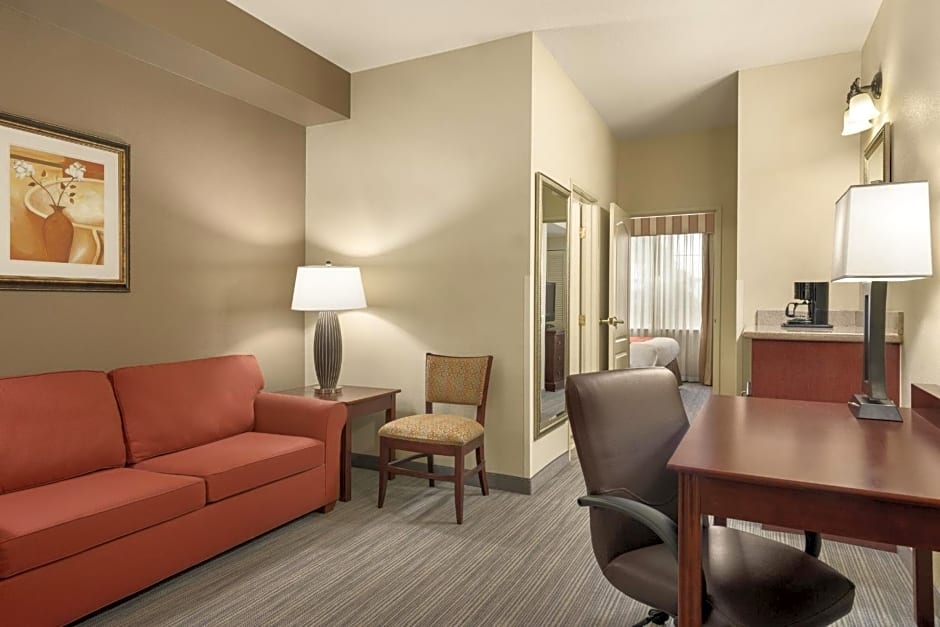 Seffner Inn and Suites