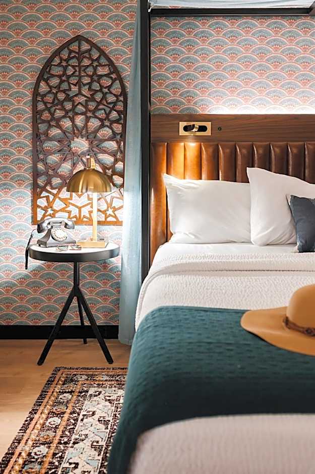 UNCOMMONER HOTEL by Reverie Boutique Collection