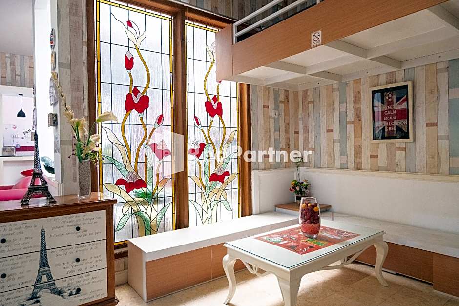 Londres Bed and Breakfast RedPartner near Gembira Loka Zoo