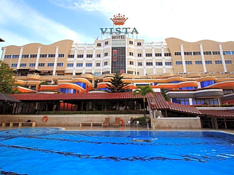 Crown Vista Batam Hotel