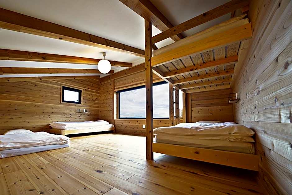 Tombi Lodge
