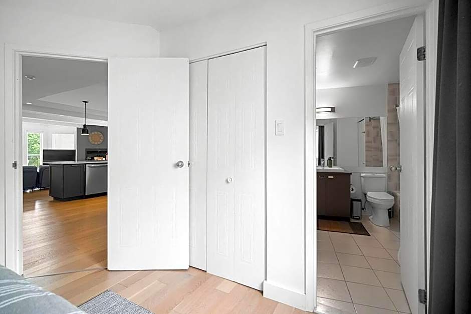 Huge 3 Bedroom Condo with a View