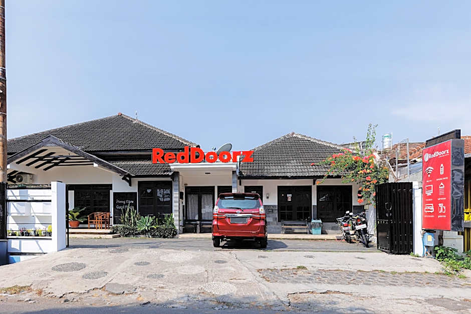 RedDoorz @ Soekarno Hatta 2