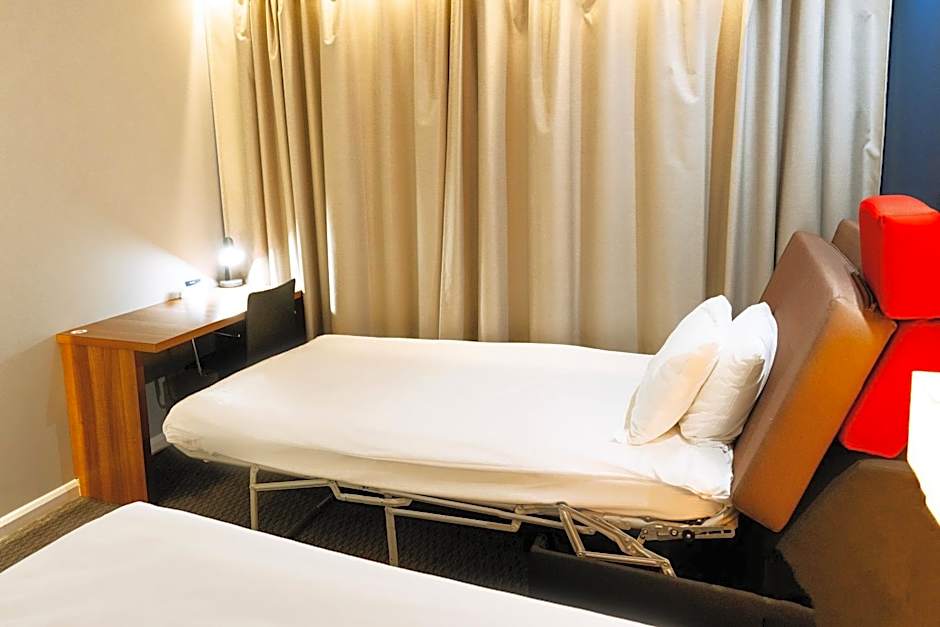 Holiday Inn Express Harlow By IHG
