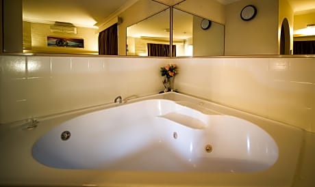 Large Spa Room