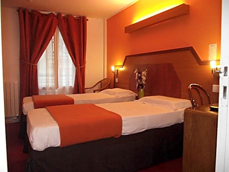 Twin Room with Shower