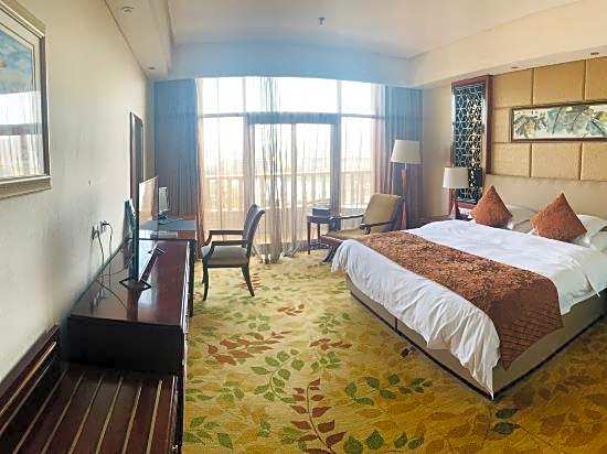 Donggu Lake Xiangshan New Century Hotel