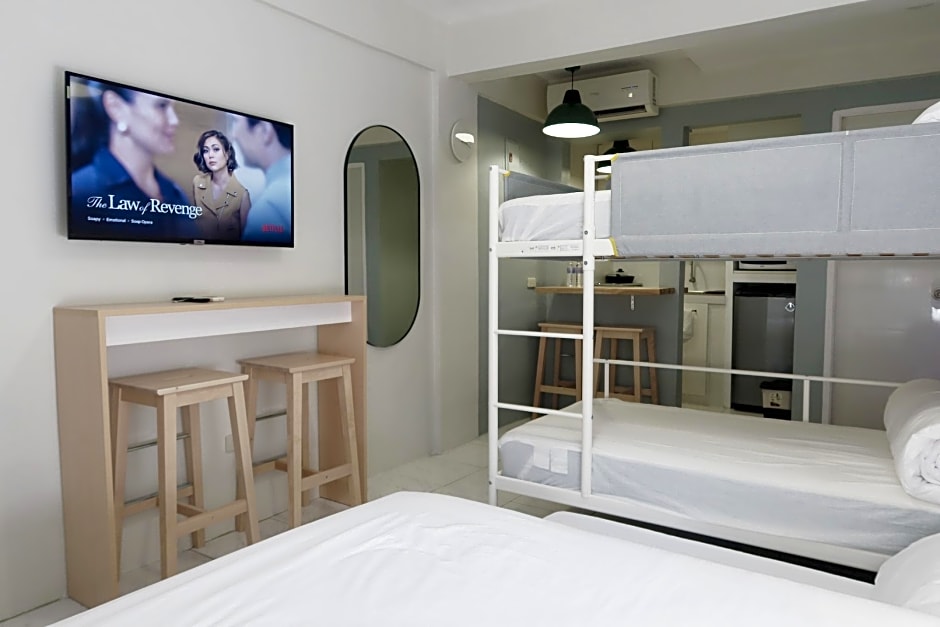 Dragonfly Transient House