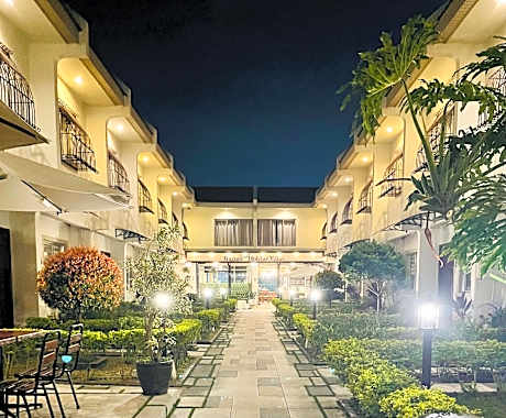 Baguio Holiday Villas