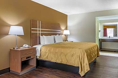 Standard King Room - Non-Smoking