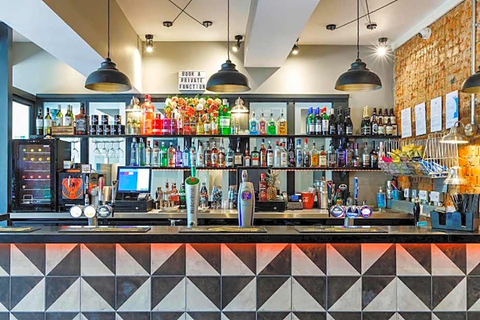 Ruby Pub & Hotel