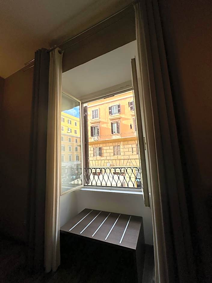 Candia Rooms
