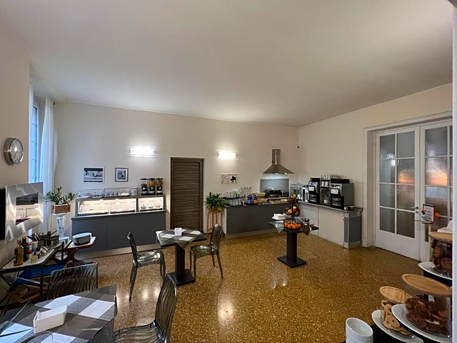 Hotel Cairoli