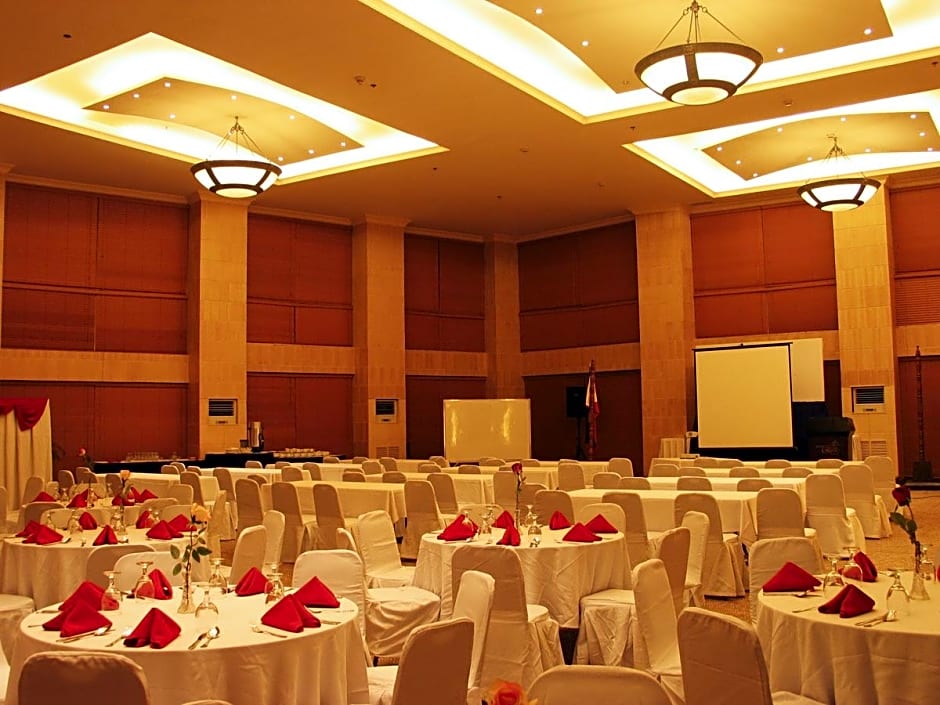 Crown Regency Suites And Residences - Mactan