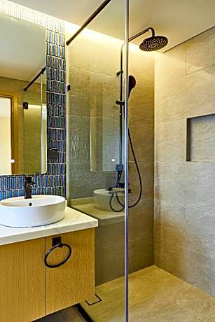 Premier Double with Window