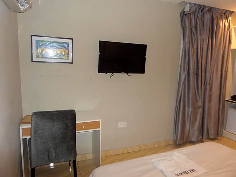 Blackwood Hotel