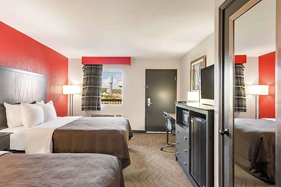 Clarion Inn & Suites Russellville I-40