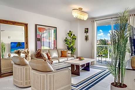 Lux 3BR City-View Retreat in Hollywood, 3rd Floor