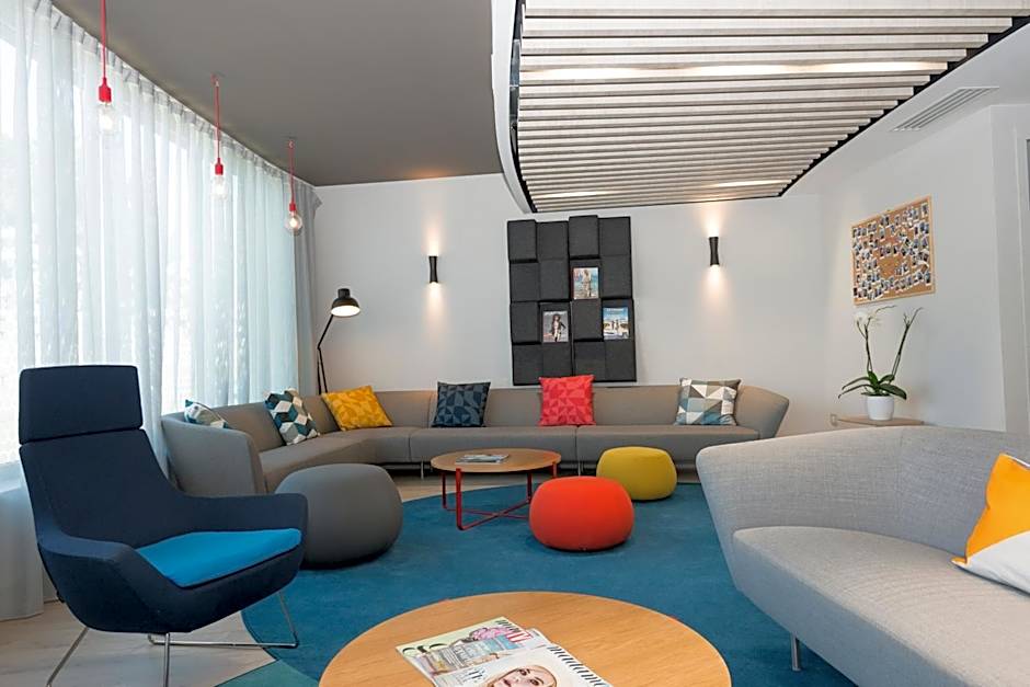 Holiday Inn Express Paris - Velizy By IHG