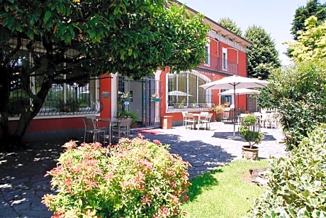 Hotel De La Ville