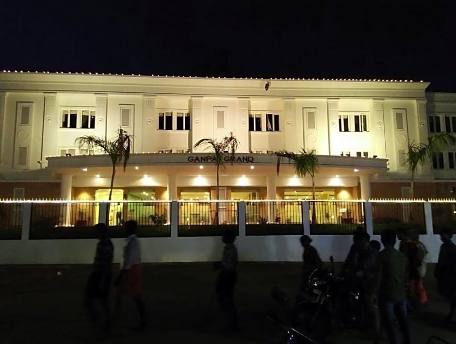 Hotel Ganpat Grand Palani