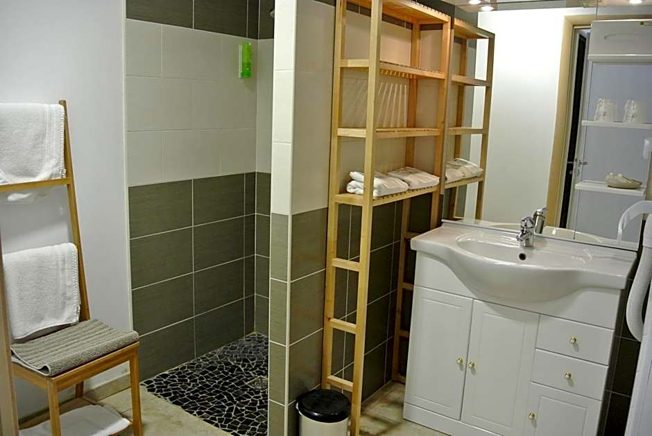 Logis Hôtel Restaurant Le Clos des Capitelles