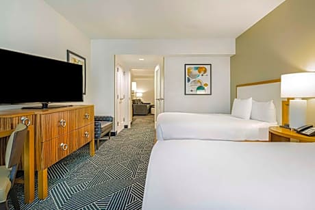 Suite Two Queen Beds One Bedroom
