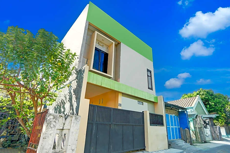 OYO Life 93290 Homestay Betro Syariah