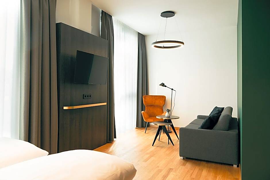 TARGET WORLD Hunter's Lodge