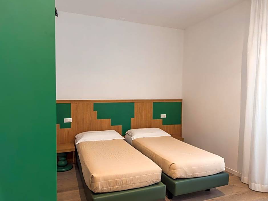 Photo 1 of 9 of 1 Double Bed or 2 Beds