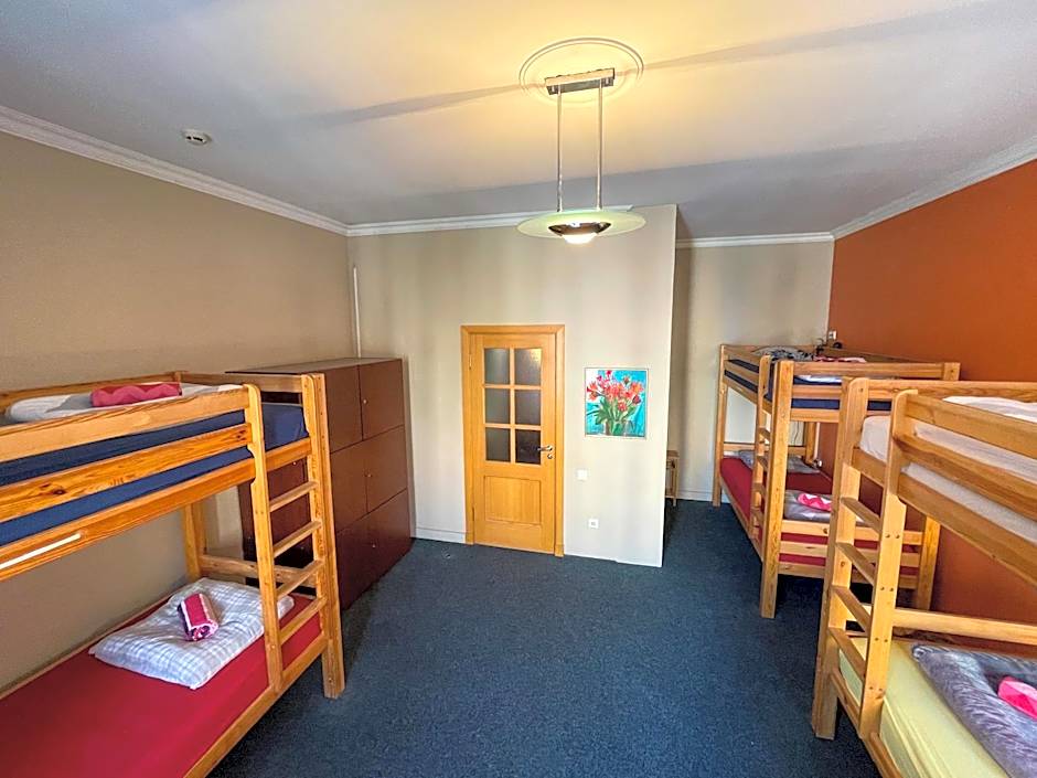 Cinnamon Sally Backpackers Hostel